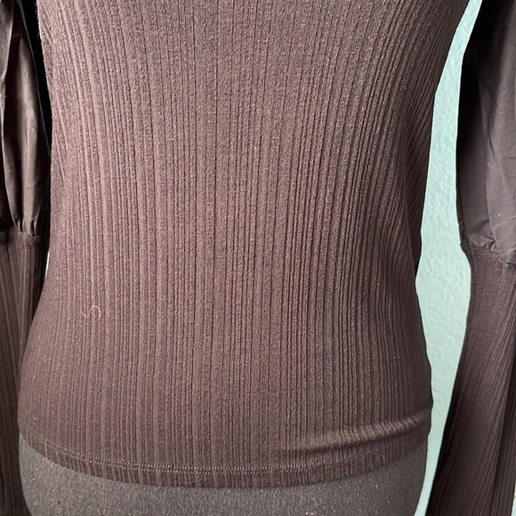 H&M blouse 🖤 - Picture 3 of 5